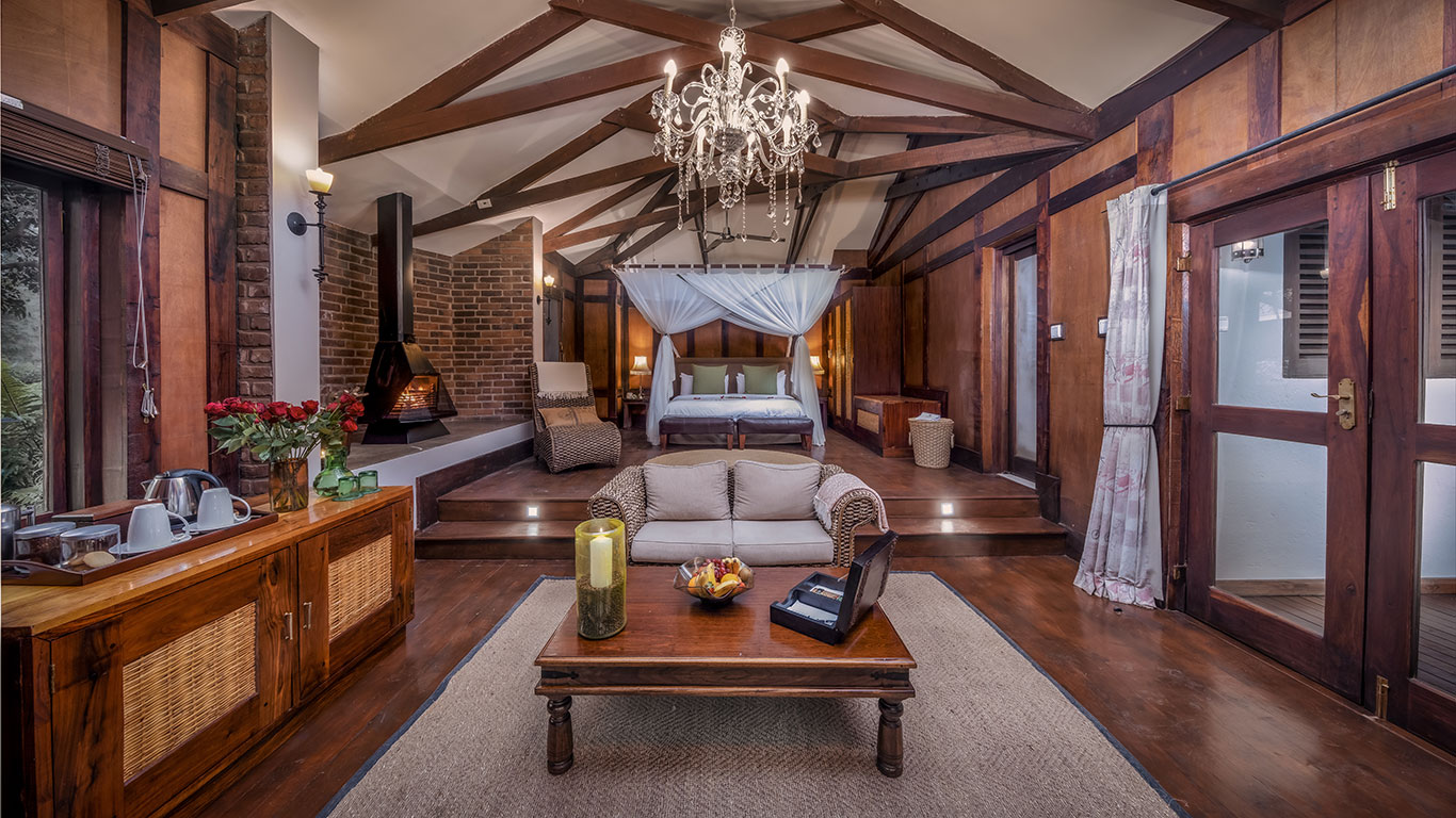 StandardRoomFrontWide 16x9