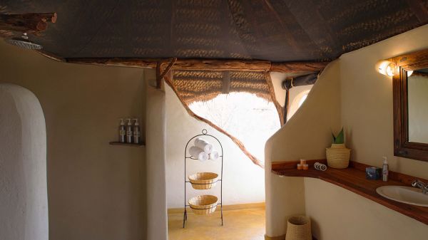 lewa-safari-camp-tents-bathroom238BEC50-1A45-8160-26CA-5FB3E9D49BFE.jpg