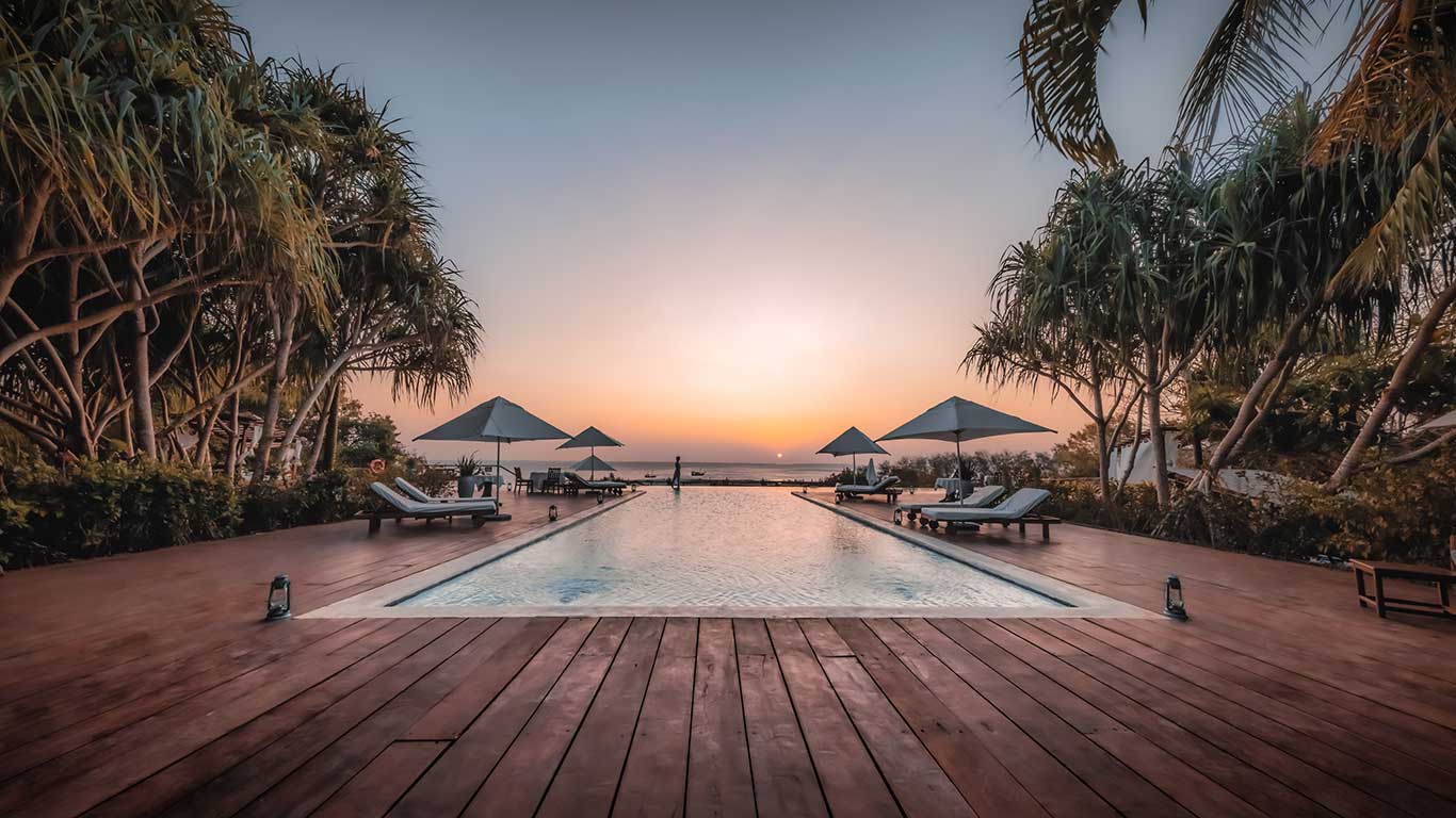 Kilindi WideSunsetPool